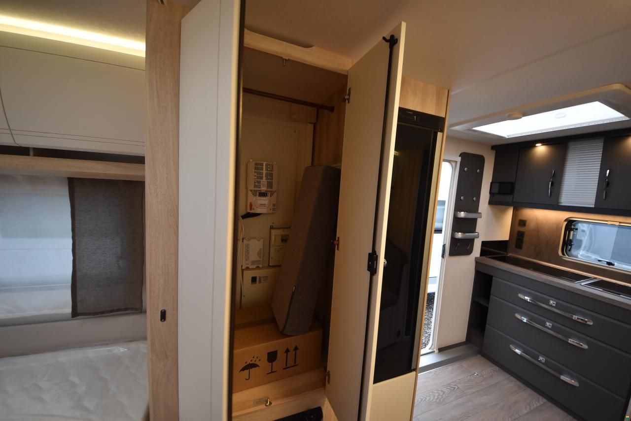 Hobby 460 SL De Luxe