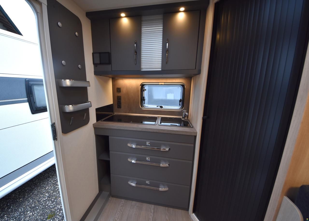 Hobby 460 SL De Luxe