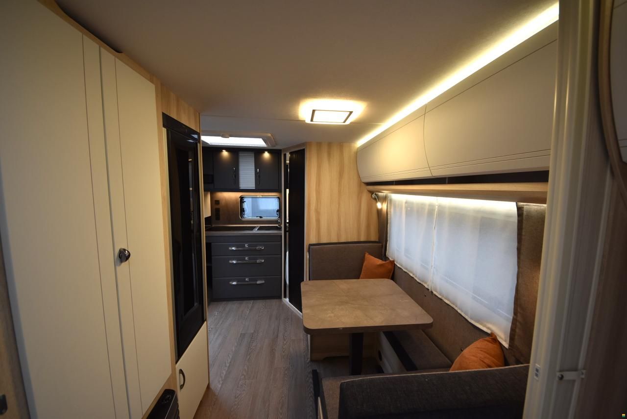 Hobby 460 SL De Luxe