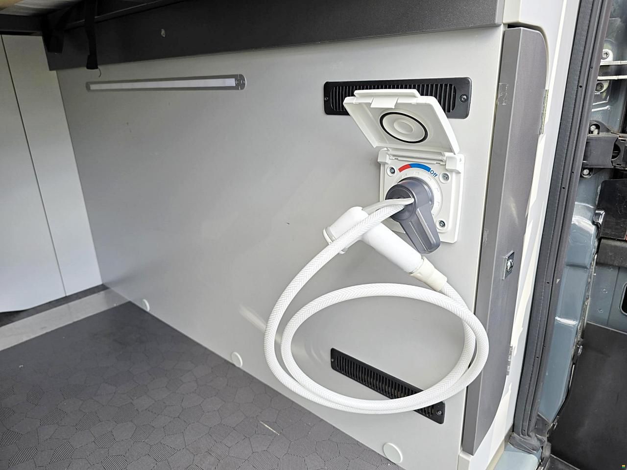 Pilote V 540 G Premium 2.2 MJ3 140