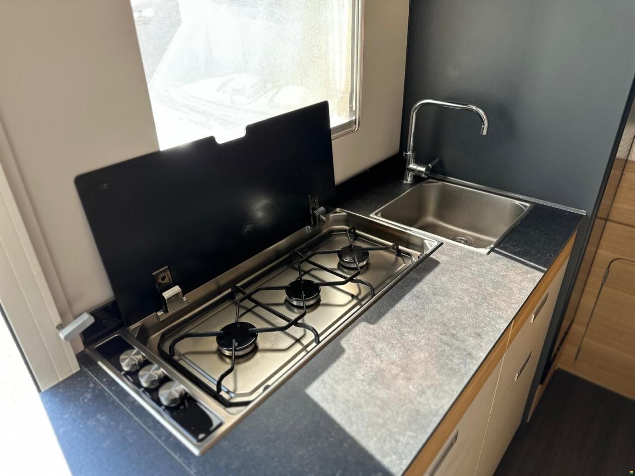 Adria Coral XL 600DP