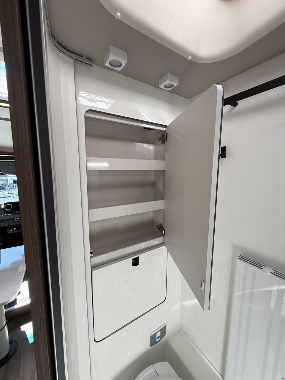 Kabe Novum 720 LGB Compact