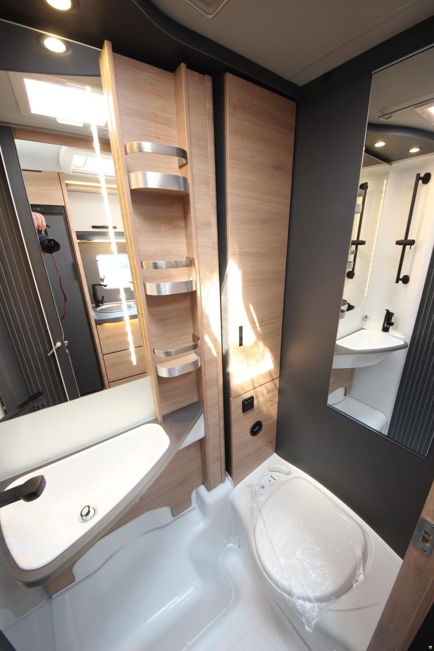 Knaus L!VE TI PLATINUM SELECTION 650 MEG (2025)