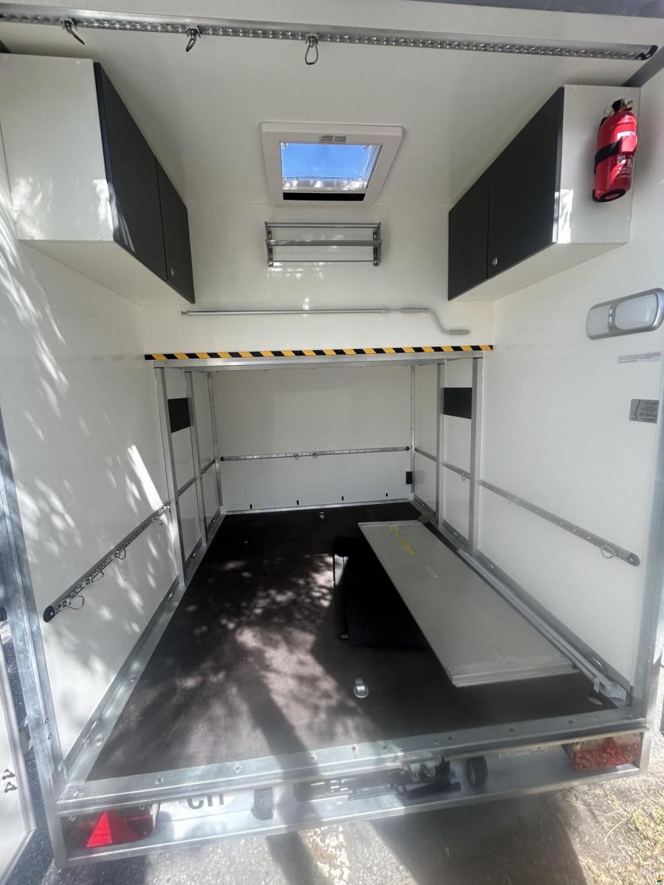 Sonstige Sports Caravan 5000