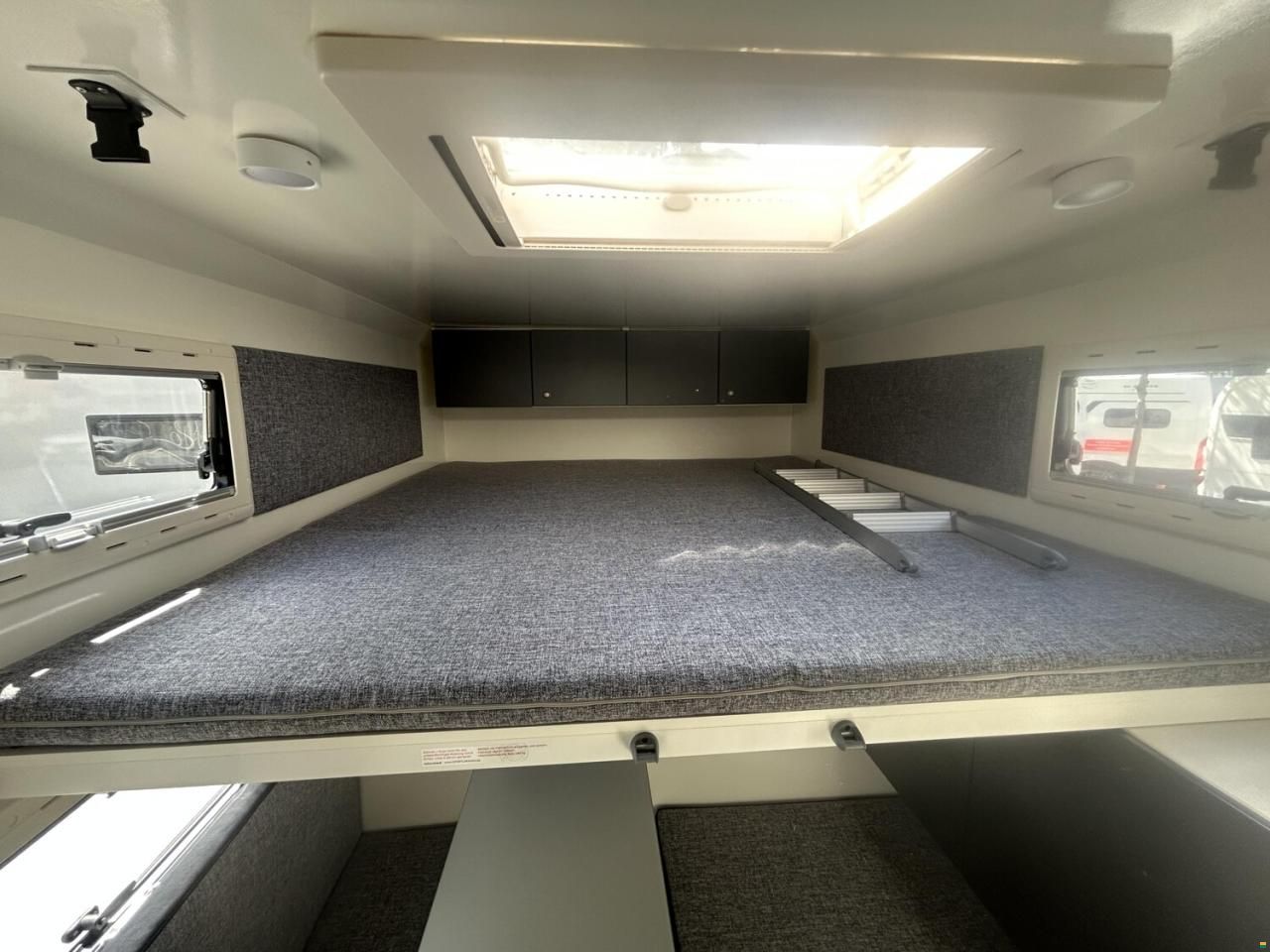 Sonstige Sports Caravan 5000