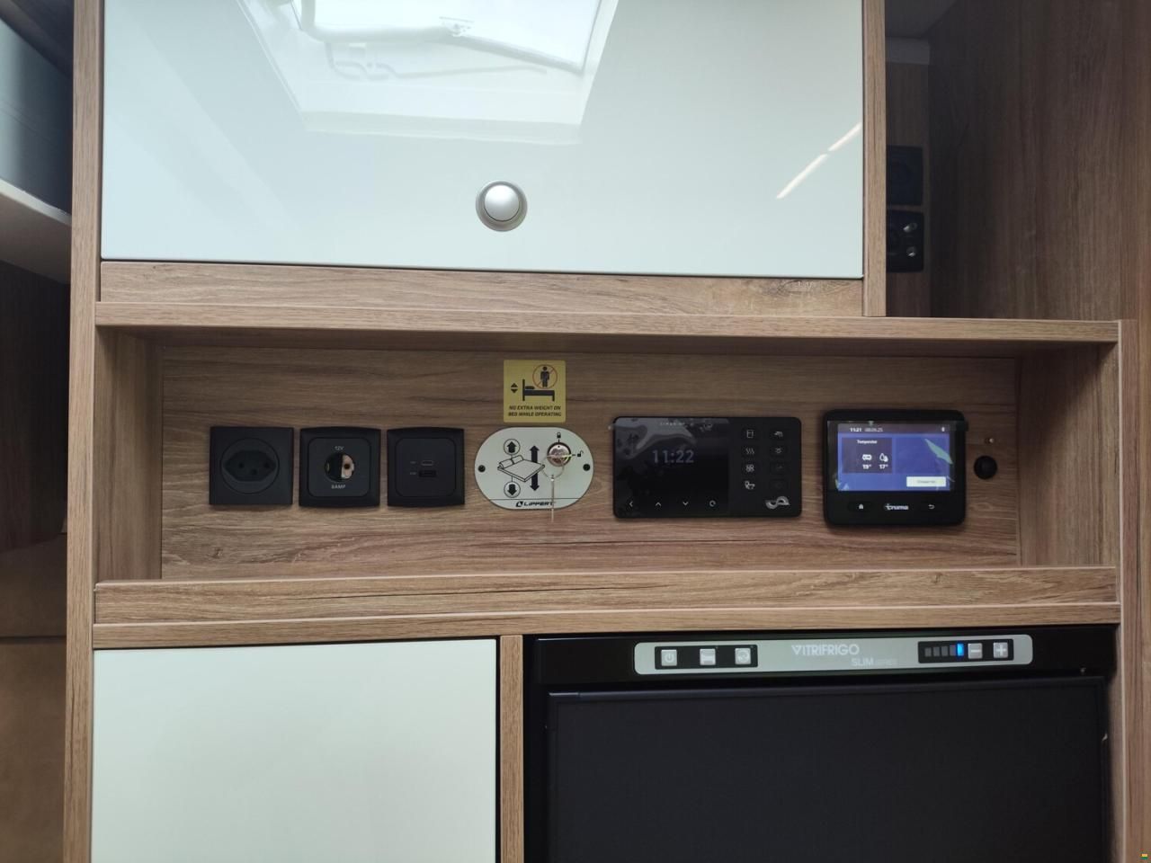 Megamobil Mega Lounge 640 Peugeot 180 PS