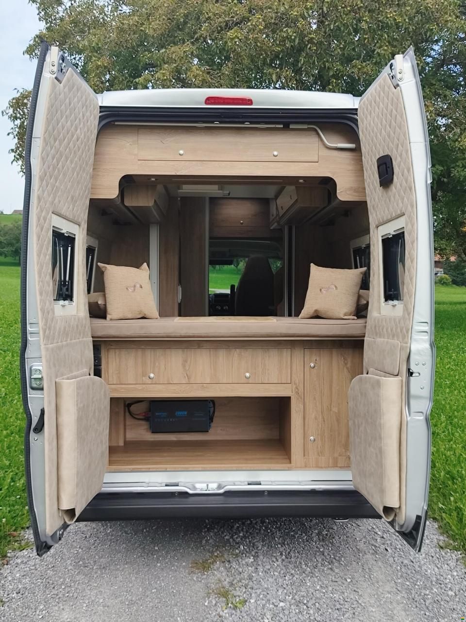 Megamobil Mega Lounge 640 Peugeot 180 PS