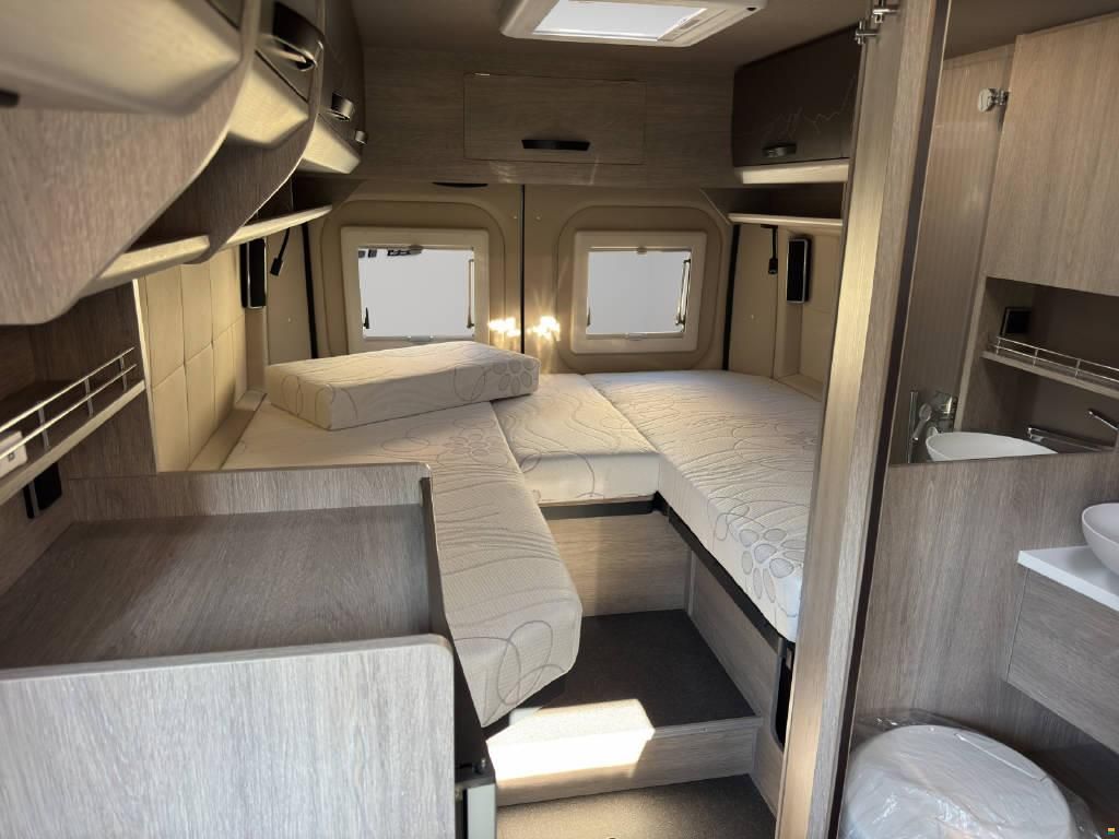 Bravia Mobil Swan 636 Swiss Edition