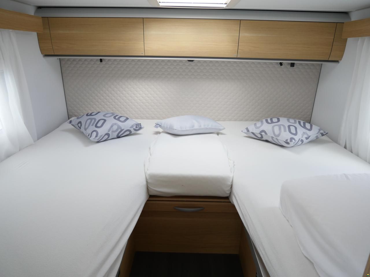 Adria Coral 670 DL 60 Years