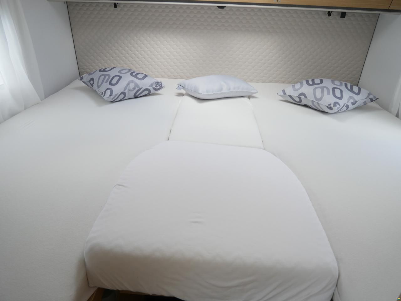 Adria Coral 670 DL 60 Years