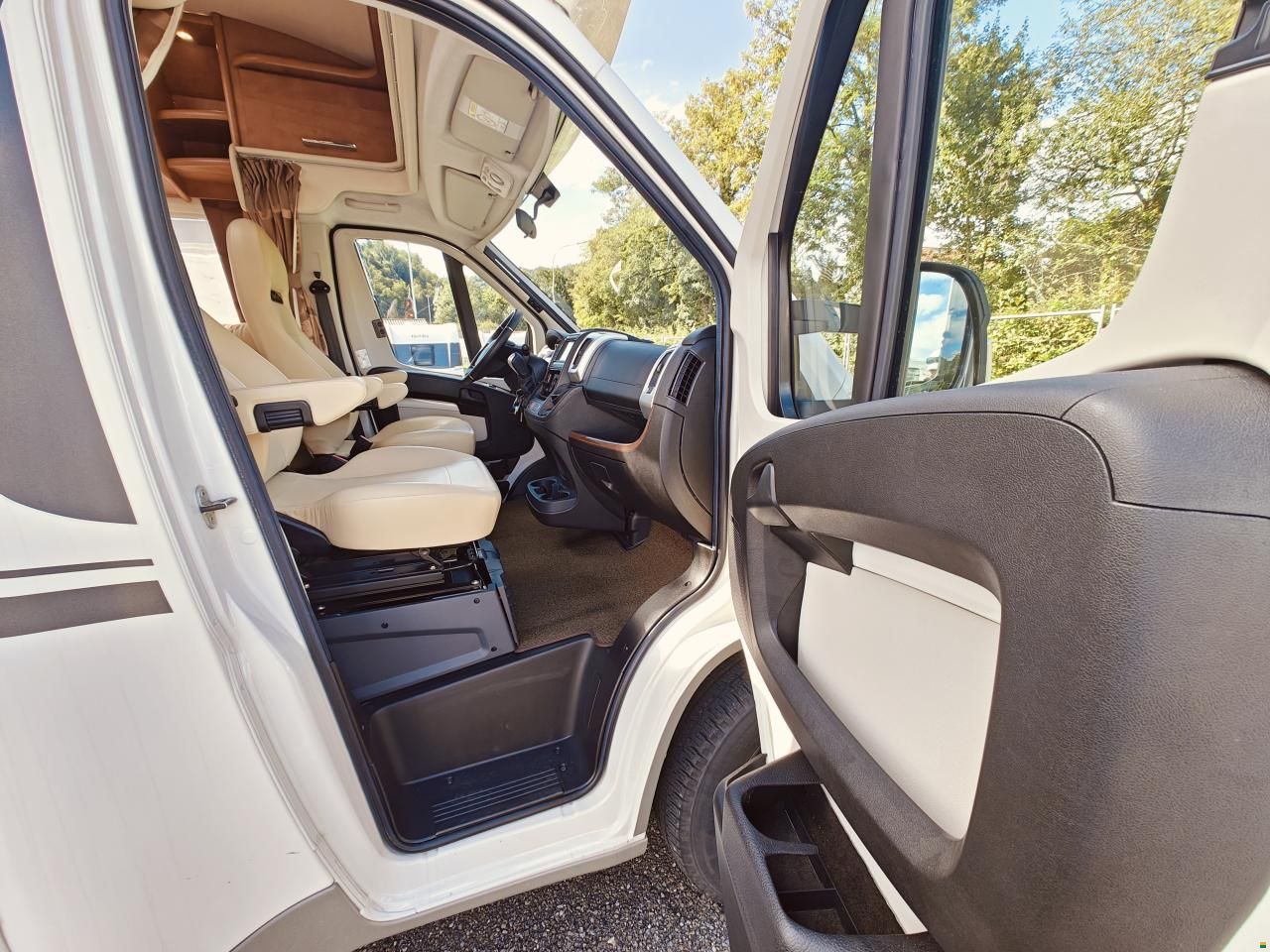 Carthago CHIC C-LINE T 4.8 - Automat 3.0d 177 PS