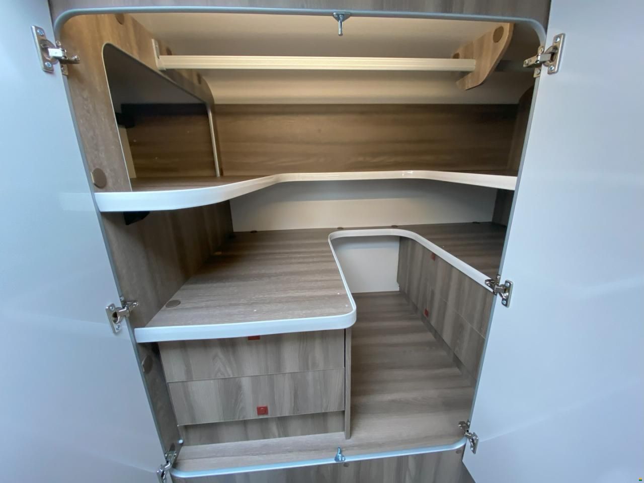 Roller Team Kronos Fit 230 TL, Ford 165PS Automat