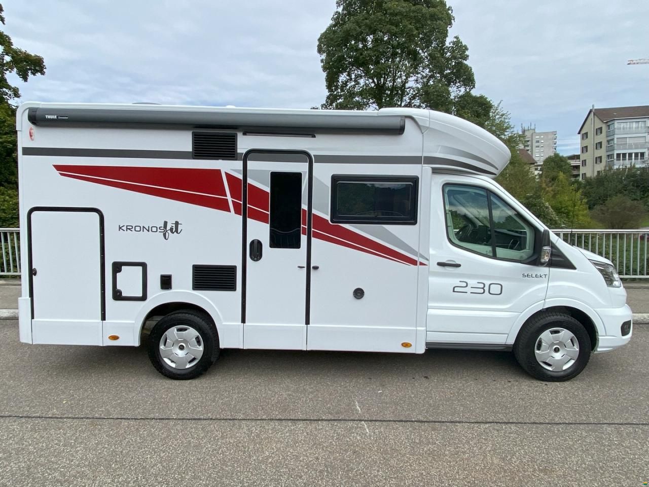 Roller Team Kronos Fit 230 TL, Ford 165PS Automat