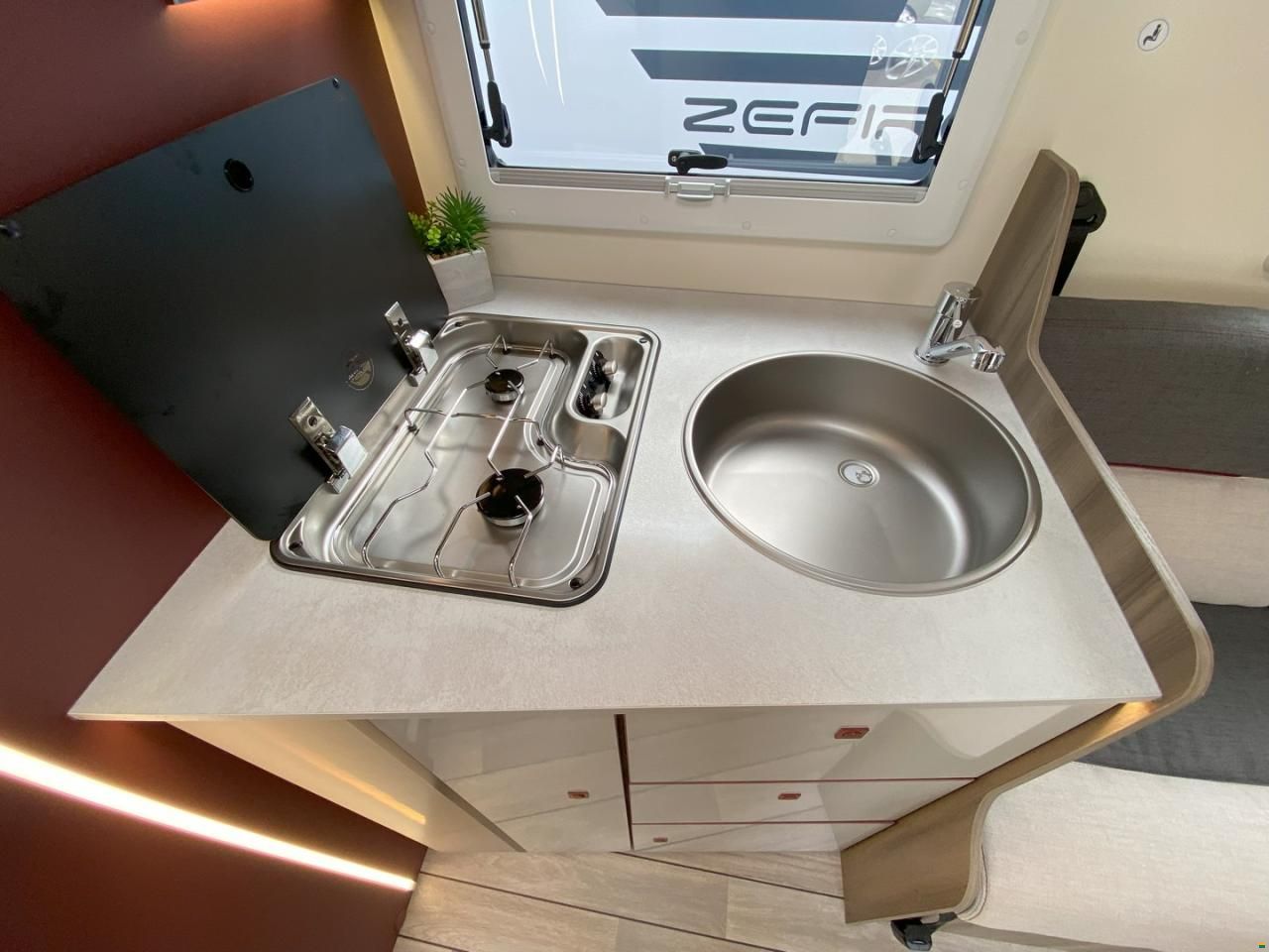 Roller Team Kronos Fit 230 TL, Ford 165PS Automat