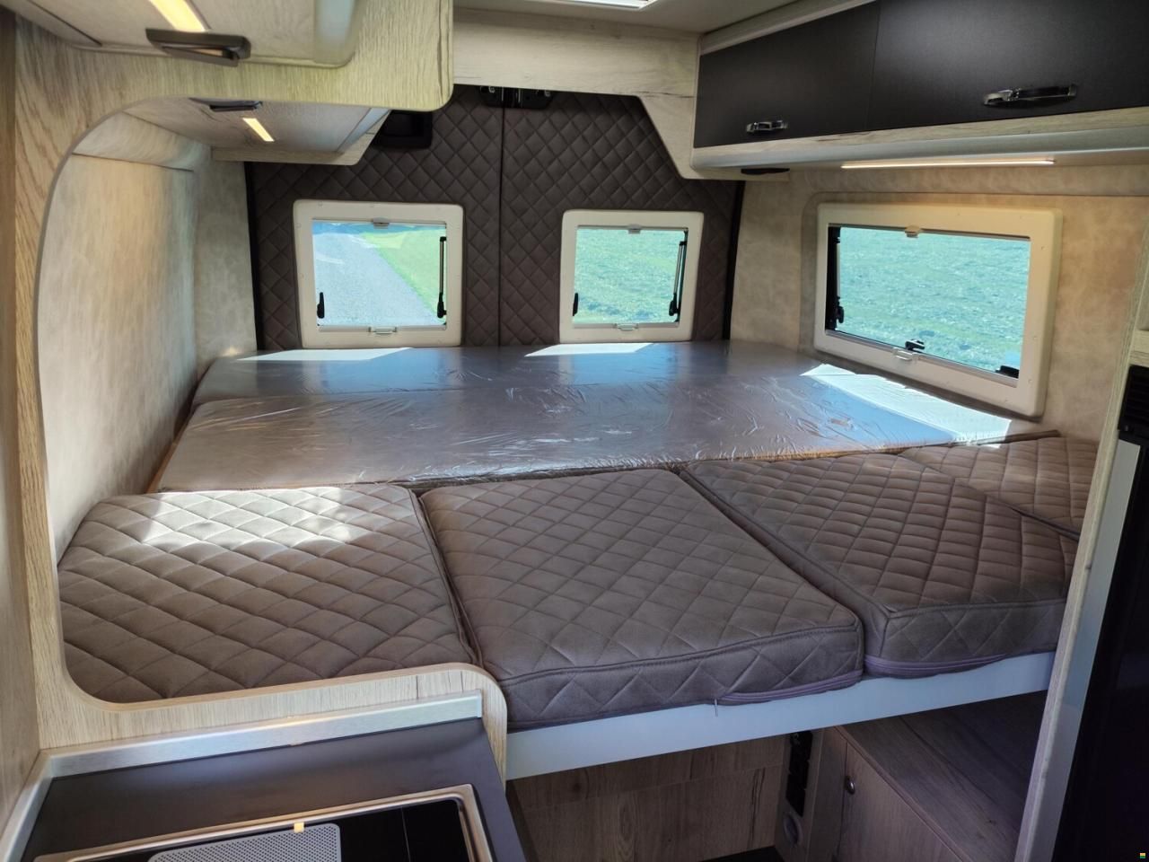 Megamobil Mega Classic 600 Twin Peugeot 180 PS