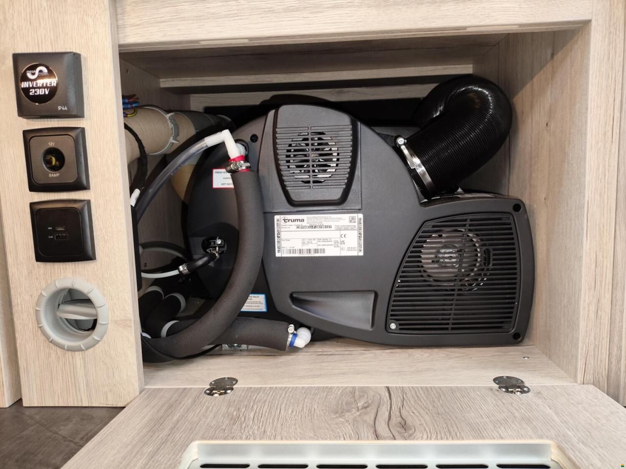 Megamobil Mega Classic 600 Twin Peugeot 180 PS