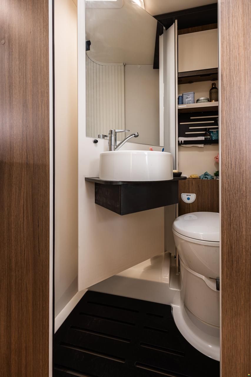 Elnagh Baron Compact 539 Ford 165 PS