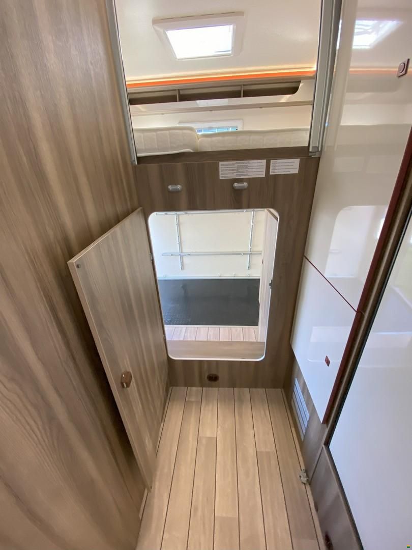 Roller Team Kronos 290 M, Ford 2.0TDCi 165PS Automat