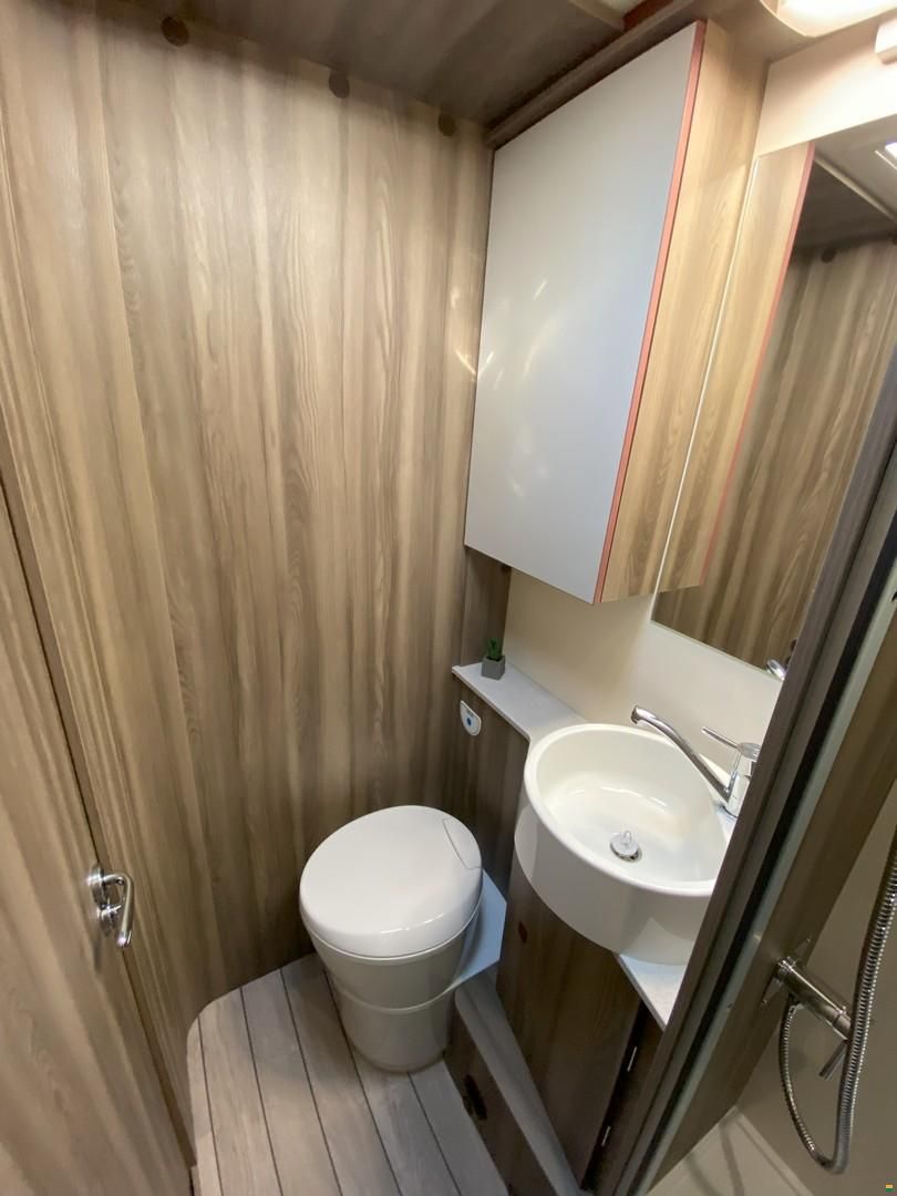 Roller Team Kronos 290 M, Ford 2.0TDCi 165PS Automat