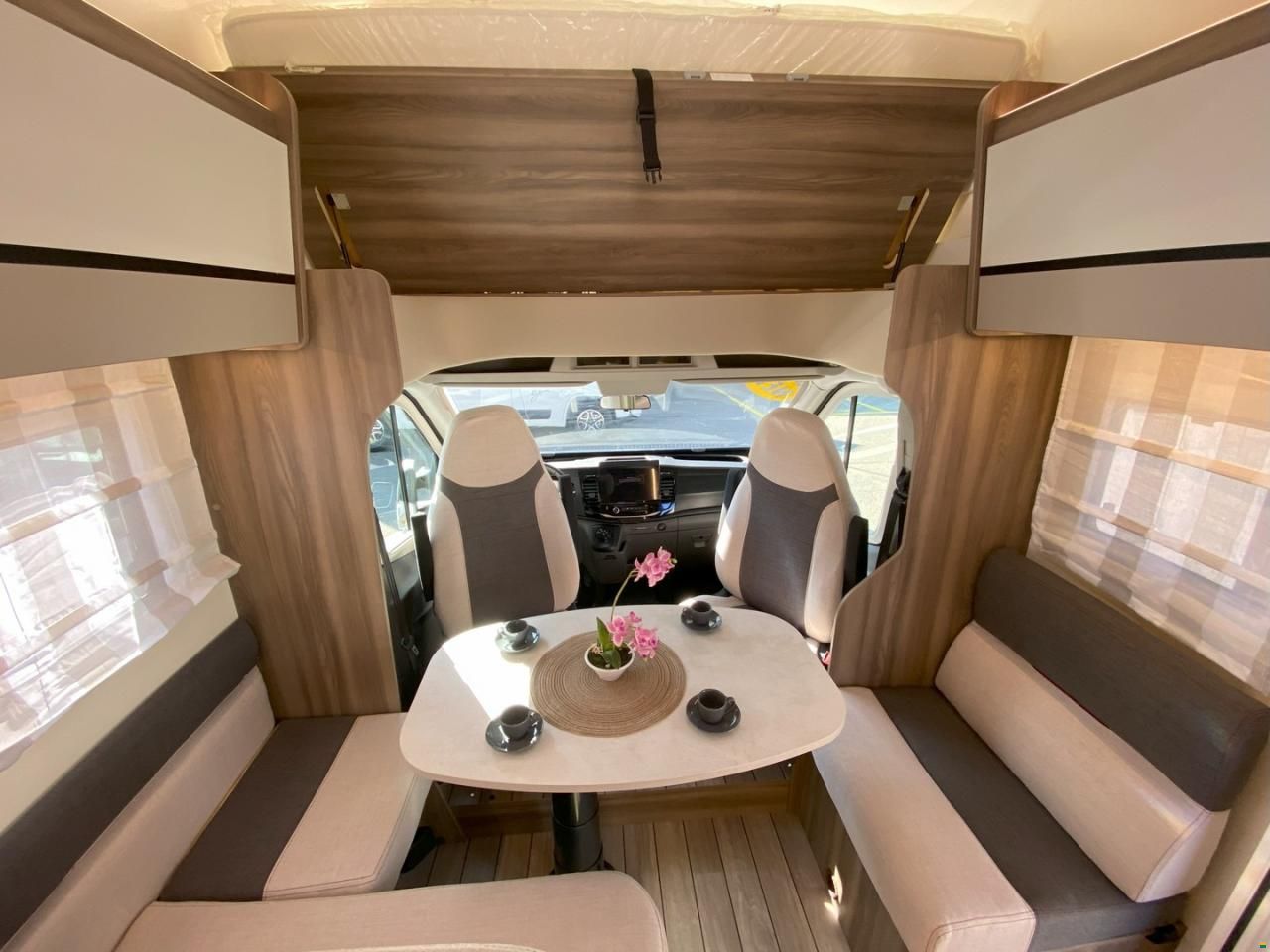 Roller Team Kronos 290 M, Ford 2.0TDCi 165PS Automat