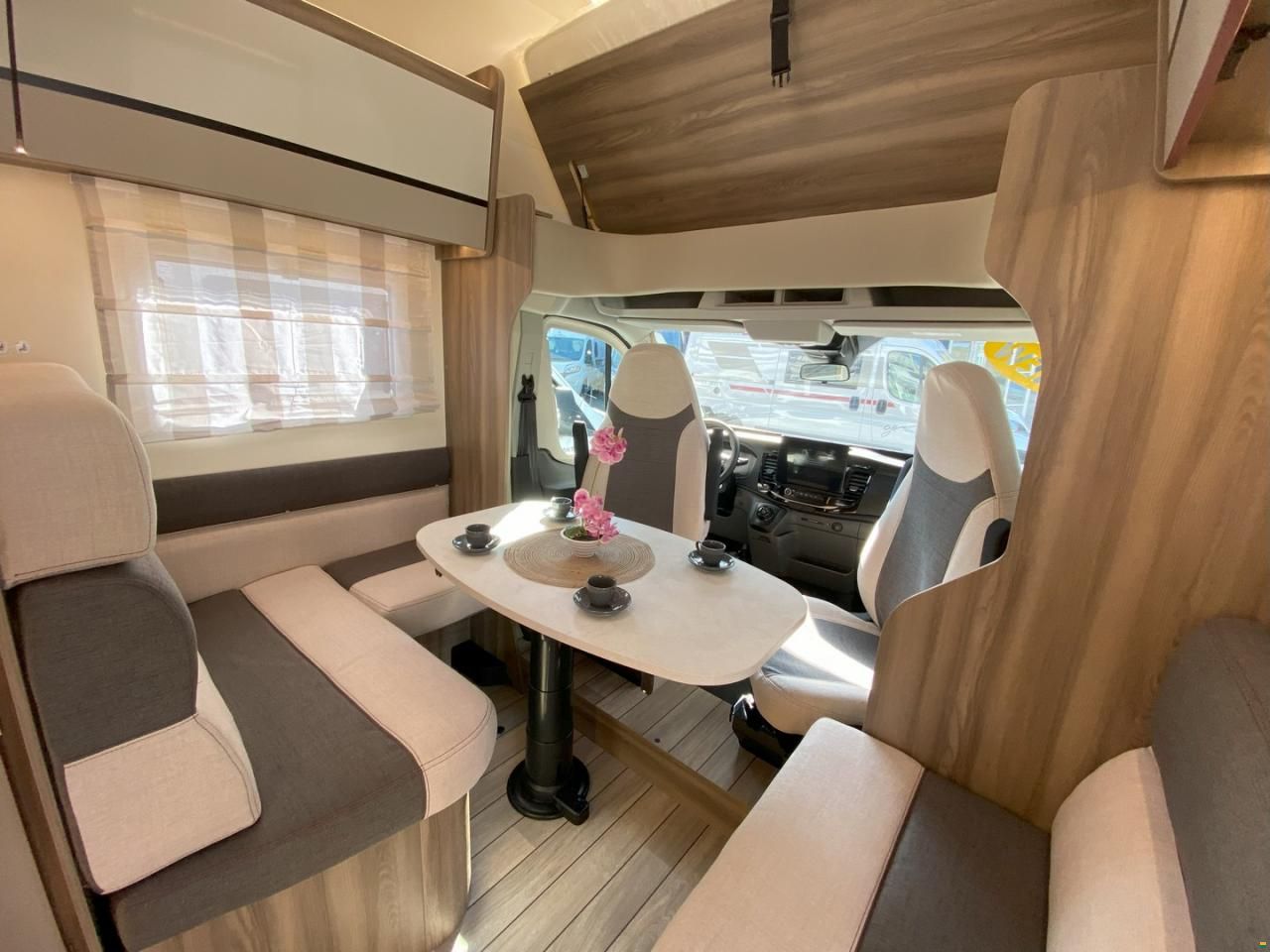 Roller Team Kronos 290 M, Ford 2.0TDCi 165PS Automat