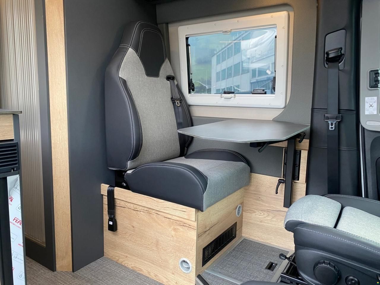 Clever Vans Aventuro 600 Mercedes 190 PS