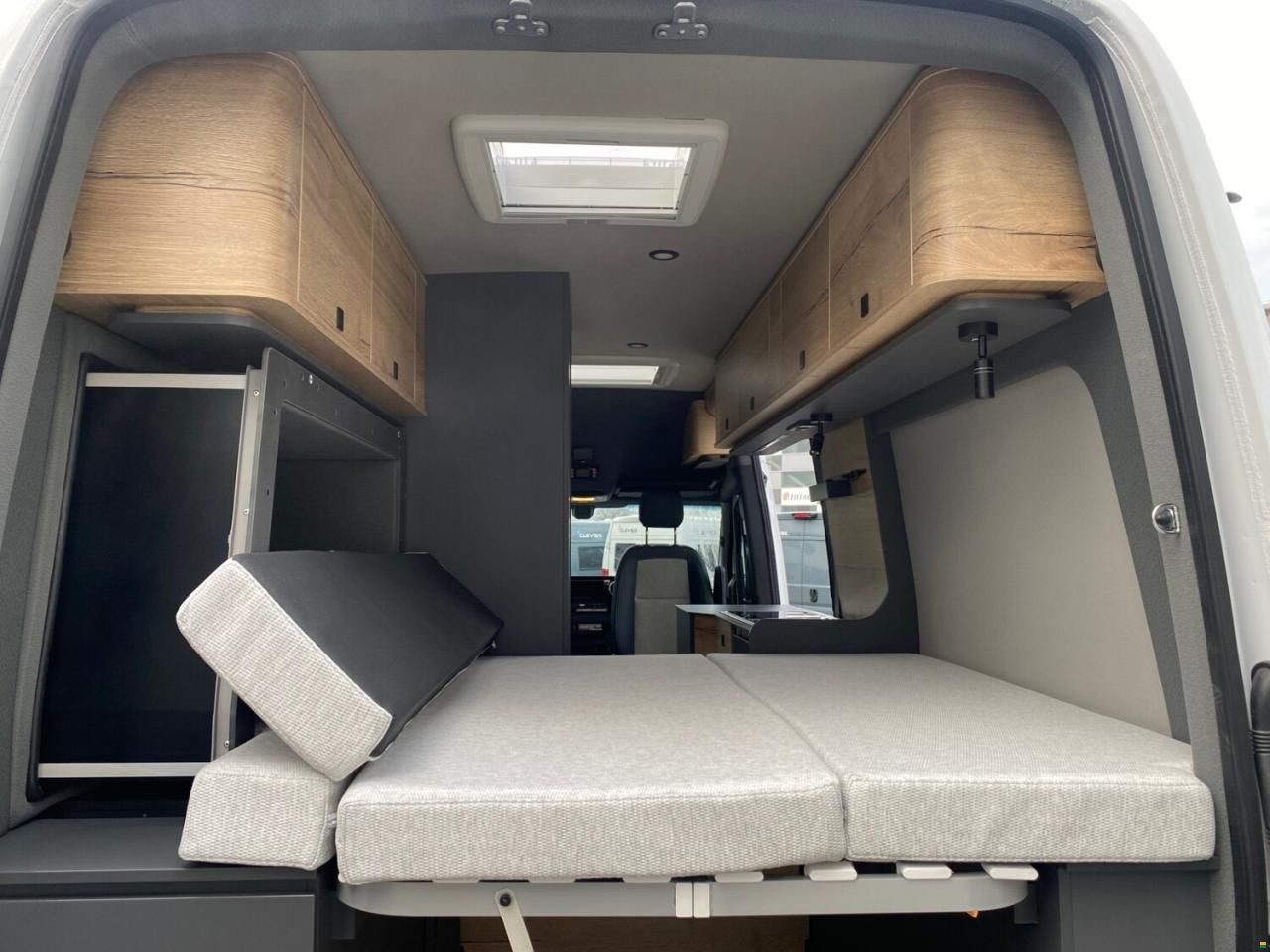 Clever Vans Aventuro 600 Mercedes 190 PS