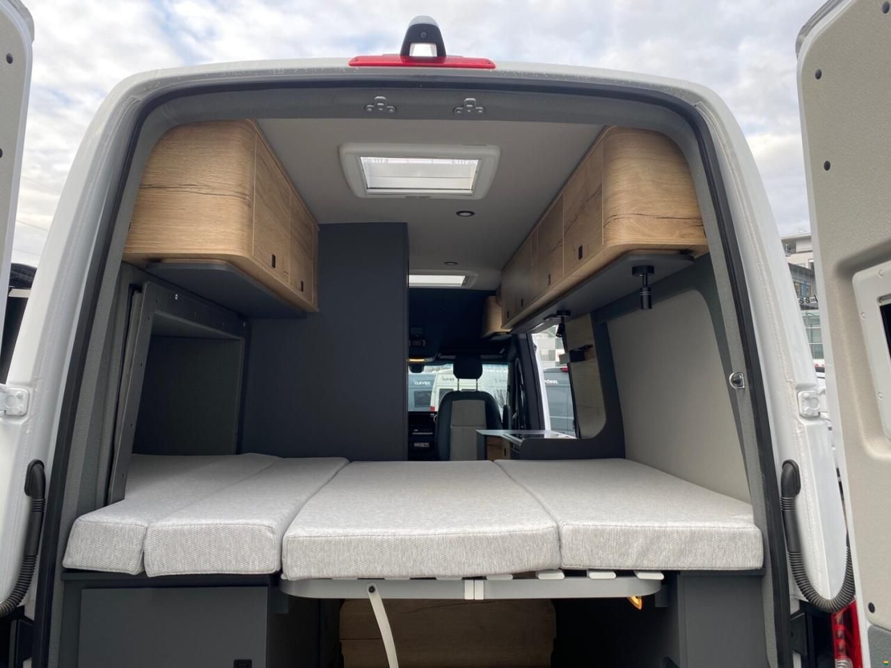 Clever Vans Aventuro 600 Mercedes 190 PS