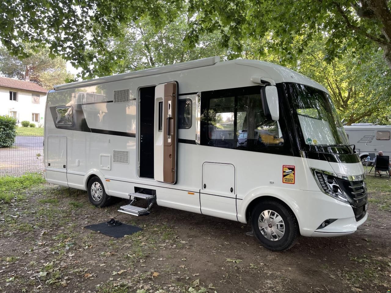 Niesmann-Bischoff Arto 76LE / 3000ccm