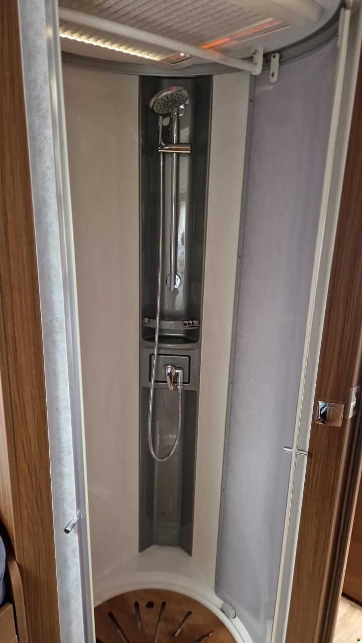 Niesmann-Bischoff Arto 76LE / 3000ccm