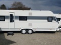 Hobby De Luxe Edition 650 KMFe Wohnwagen