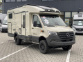 Eura Mobil Xtura XT 686 EF partiellement intégré